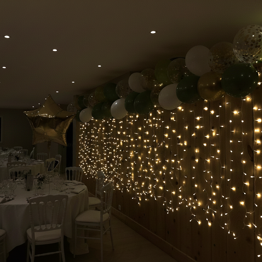 Décoration de ballons réalisée par Folk&Curious pour un anniversaire